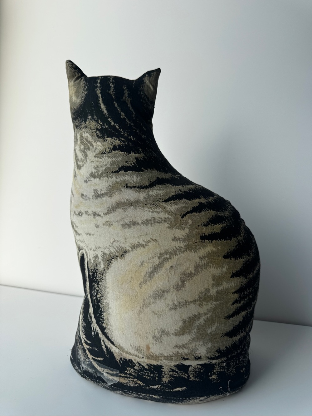Folk Art printed fabric Tabby Cat Doorstop - Picture 3 of 5